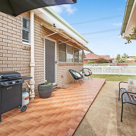 King'S Park Villa Tamworth Ngoại thất bức ảnh