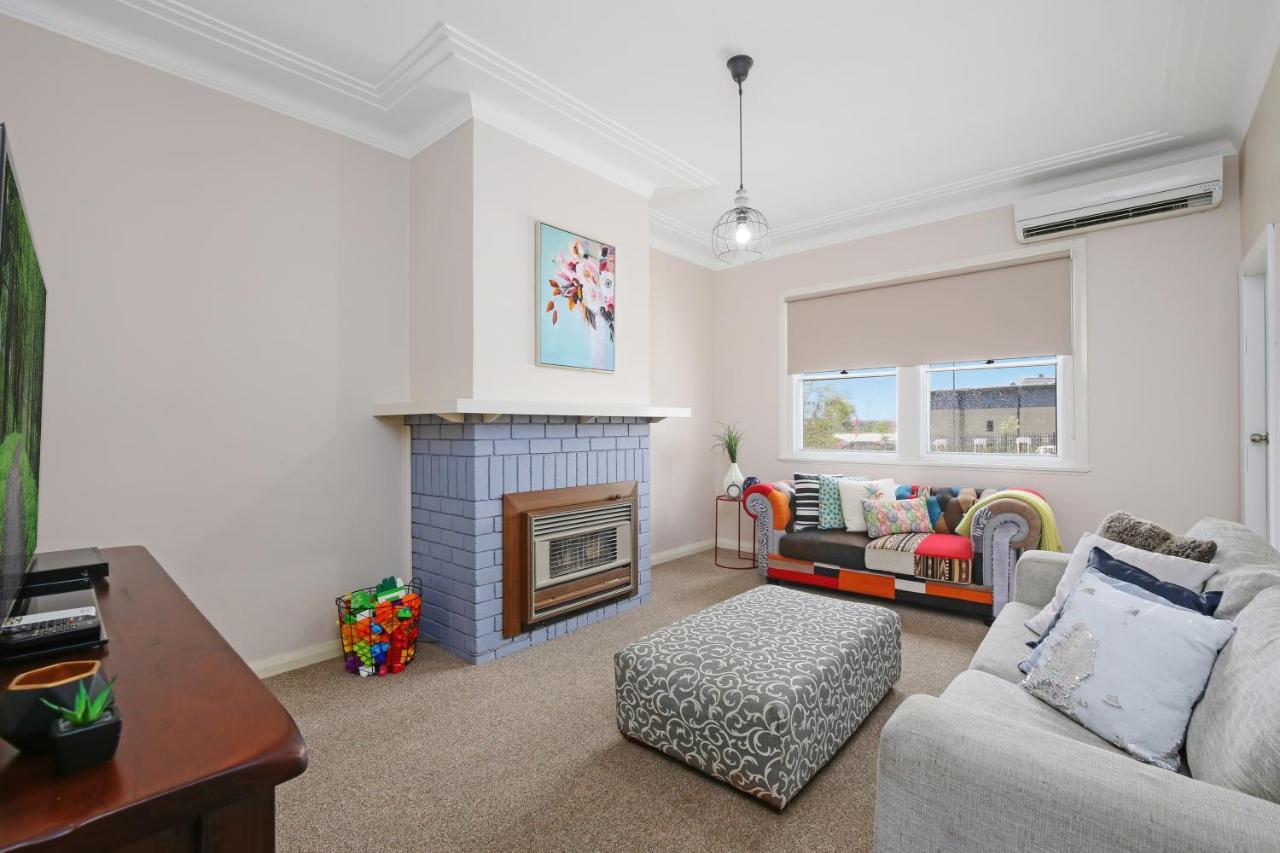 King'S Park Villa Tamworth Ngoại thất bức ảnh